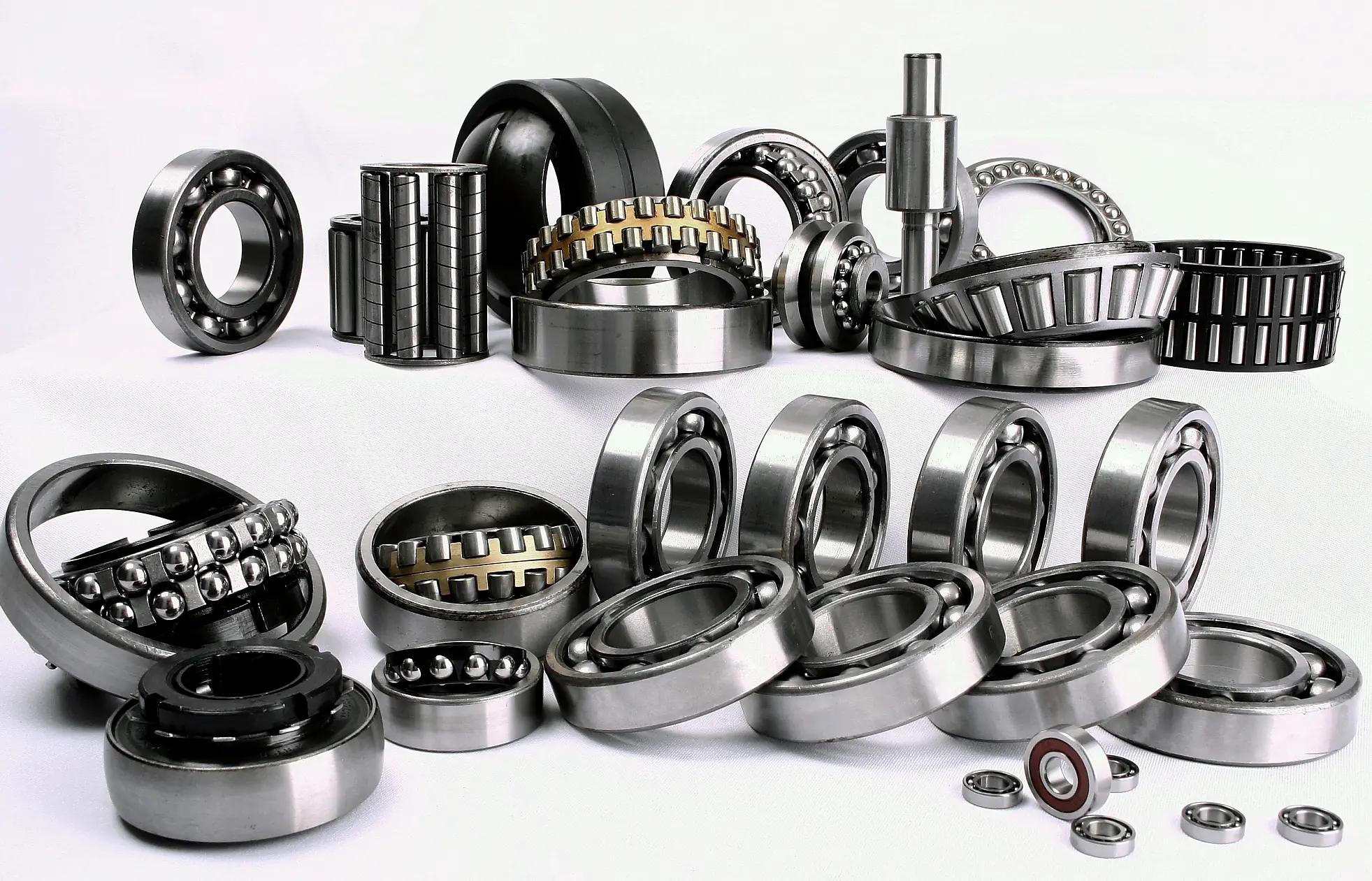 轉(zhuǎn)盤軸承在不同條件下五大應(yīng)用特點